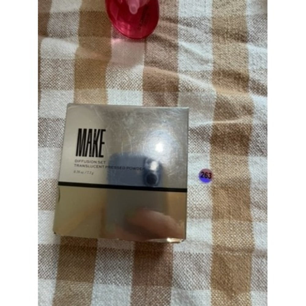 MAKE Diffusion Set Translucent Pressed Powder 0.26oz 7.5g New in Box
